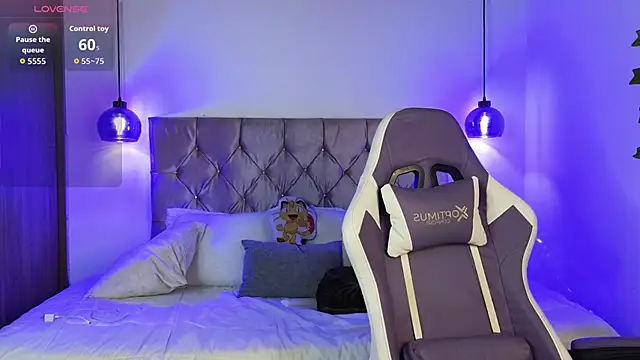 lila min online show from September 11, 2025, 1:44 pm