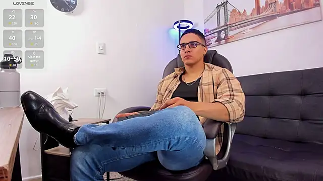 Dash Bukoski online show from October 28, 2025, 1:54 pm