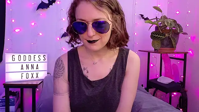 Snapshot of mistressannafoxx chatting on February 9, 2026, 10:08 pm mistressannafoxx online show from February 9, 2026, 10:08 pm