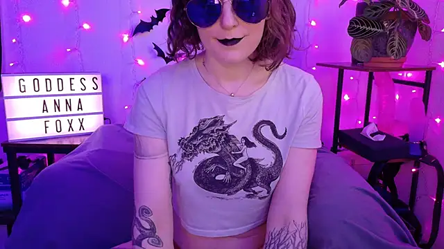 Snapshot of mistressannafoxx chatting on February 13, 2026, 9:59 pm mistressannafoxx online show from February 13, 2026, 9:59 pm