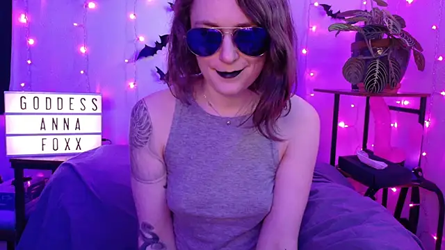 Snapshot of mistressannafoxx chatting on March 3, 2026, 1:12 am mistressannafoxx online show from March 3, 2026, 1:12 am