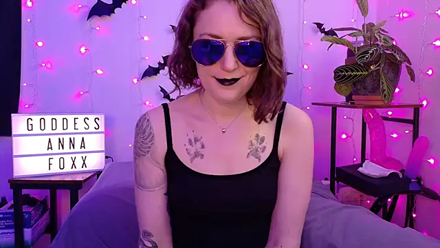 Snapshot of mistressannafoxx chatting on February 2, 2026, 10:09 pm mistressannafoxx online show from February 2, 2026, 10:09 pm