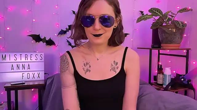 mistressannafoxx online show from November 6, 2025, 9:52 pm