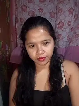 hotmomma8 online show from April 13, 2026, 8:35 pm