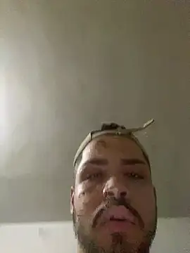 Snapshot of c_aioandrade chatting on March 1, 2026, 6:52 pm c aioandrade online show from March 1, 2026, 6:52 pm