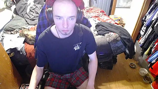 Snapshot of womenhateme69 chatting on October 4, 2025, 5:20 am womenhateme69 online show from October 4, 2025, 5:20 am