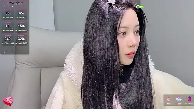 Snapshot of Amy-i chatting on February 10, 2026, 6:07 pm Amy-i online show from February 10, 2026, 6:07 pm