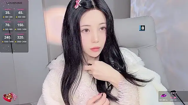 Snapshot of Amy-i chatting on February 14, 2026, 6:41 pm Amy-i online show from February 14, 2026, 6:41 pm