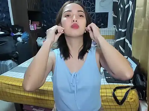 Soft Angel8 online show from November 2, 2025, 12:32 pm