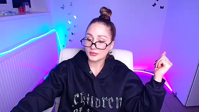 Snapshot of Stefanie_Sweet chatting on October 21, 2025, 11:53 am Stefanie Sweet online show from October 21, 2025, 11:53 am