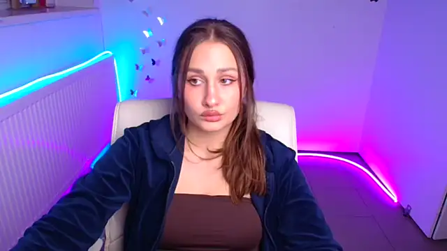 Snapshot of Stefanie_Sweet chatting on October 17, 2025, 11:45 am Stefanie Sweet online show from October 17, 2025, 11:45 am
