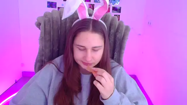 Snapshot of Stefanie_Sweet chatting on February 13, 2026, 7:08 am Stefanie Sweet online show from February 13, 2026, 7:08 am