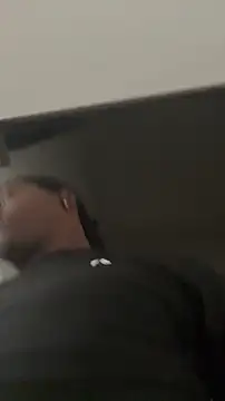 Snapshot of labishyoung25 chatting on November 14, 2025, 2:10 pm labishyoung25 online show from November 14, 2025, 2:10 pm