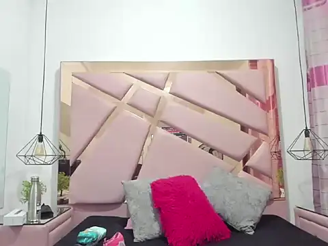 MiaCours online show from September 12, 2025, 6:29 pm