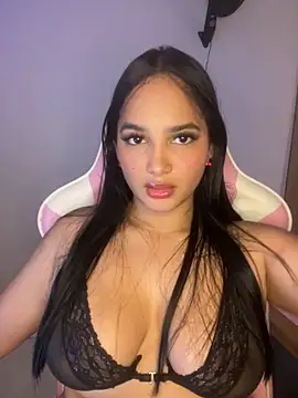 Andrea-Lu online show from October 11, 2025, 1:50 am