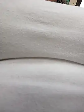 Mia-Glow online show from April 7, 2026, 12:18 pm