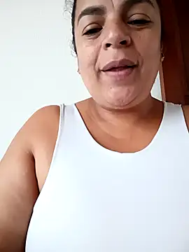 Mia-Glow online show from April 5, 2026, 2:24 pm