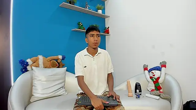 ender h0t online show from December 18, 2025, 7:40 pm