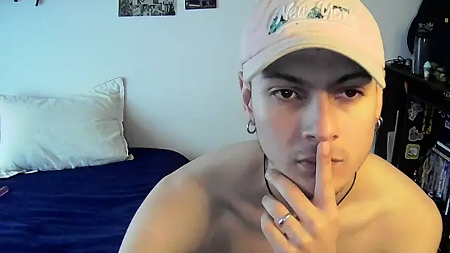 Snapshot of Dioniso_guy8 chatting on September 30, 2025, 2:34 pm Dioniso guy8 online show from September 30, 2025, 2:34 pm