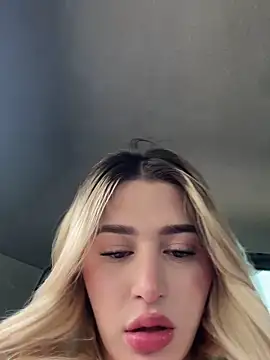 Mia sofiia21 online show from September 25, 2025, 5:41 pm