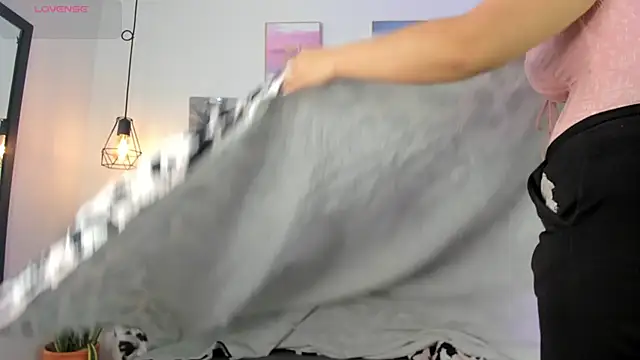 Seraphyne666 online show from November 26, 2025, 7:25 pm