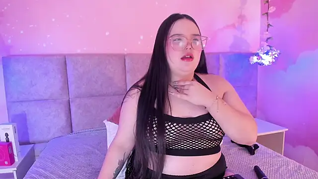 Snapshot of Lushi_Love chatting on December 14, 2025, 1:56 am Lushi Love online show from December 14, 2025, 1:56 am