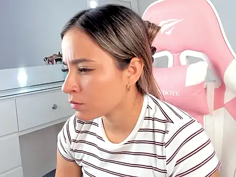 Saloome miller online show from October 17, 2025, 4:05 am