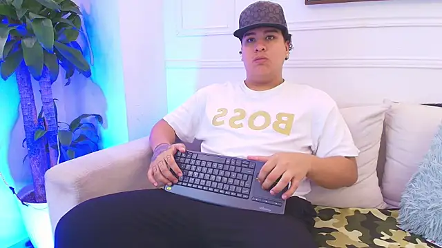 Naim Bennetsex online show from November 21, 2025, 6:07 pm