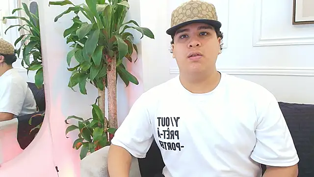 Naim Bennetsex online show from November 14, 2025, 6:33 pm