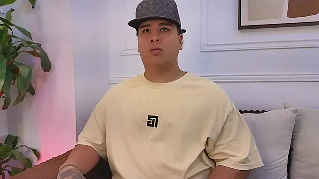 Naim Bennetsex online show from April 10, 2026, 6:15 pm