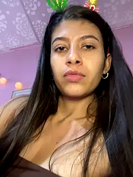 Lenapink19 online show from December 17, 2025, 11:10 pm