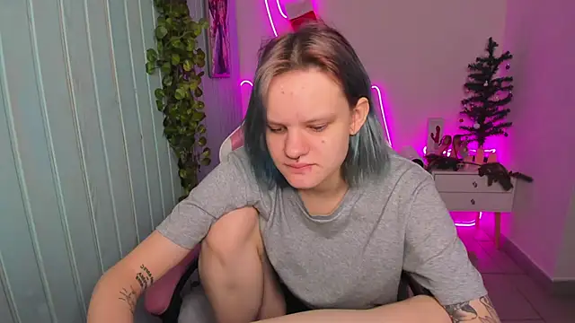 Elieiza xo online show from December 15, 2025, 9:15 am