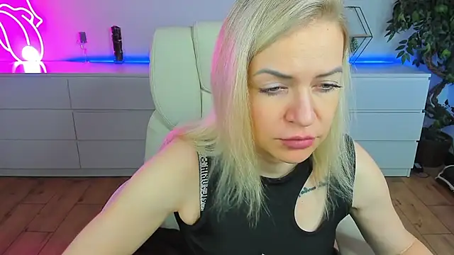 Anna Snows online show from September 14, 2025, 12:05 pm