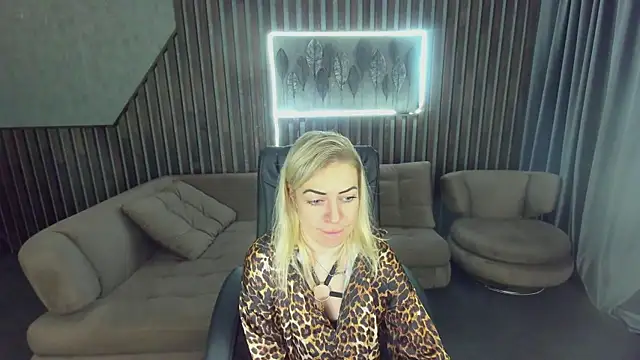 Anna Snows online show from October 6, 2025, 5:57 pm