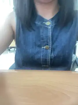 Snapshot of -NhaKy22 chatting on May 7, 2026, 1:54 am -NhaKy22 online show from May 7, 2026, 1:54 am