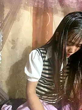 PhanHaa online show from October 28, 2025, 1:10 pm