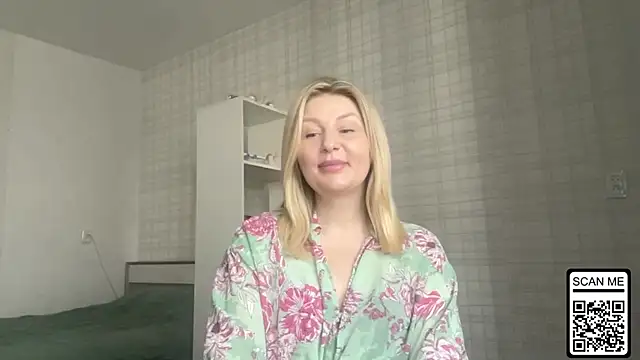 Snapshot of Blondie_xoxoxo chatting on February 20, 2026, 10:17 am Blondie xoxoxo online show from February 20, 2026, 10:17 am