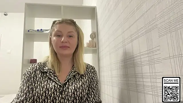 Snapshot of Blondie_xoxoxo chatting on February 28, 2026, 6:40 pm Blondie xoxoxo online show from February 28, 2026, 6:40 pm