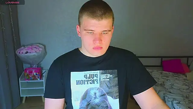 Snapshot of kittenmurr chatting on October 19, 2025, 8:22 pm kittenmurr online show from October 19, 2025, 8:22 pm