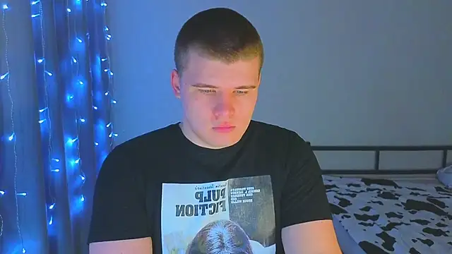 kittenmurr online show from November 20, 2025, 9:36 pm