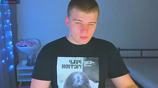 kittenmurr online show from November 6, 2025, 8:13 pm