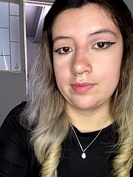 Blair Bunnyy online show from January 15, 2026, 4:10 pm