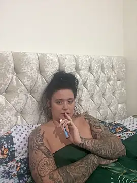 Snapshot of Charsworld chatting on February 11, 2026, 8:36 am Charsworld online show from February 11, 2026, 8:36 am