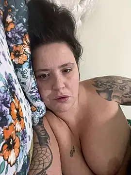 Snapshot of Charsworld chatting on February 9, 2026, 8:45 am Charsworld online show from February 9, 2026, 8:45 am