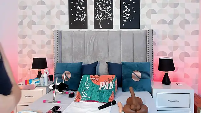 Snapshot of natasha_moreno chatting on November 4, 2025, 12:31 pm natasha moreno online show from November 4, 2025, 12:31 pm