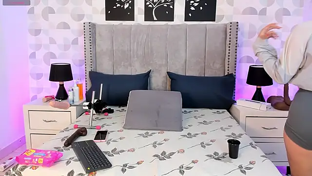 Snapshot of natasha_moreno chatting on January 6, 2026, 12:20 pm natasha moreno online show from January 6, 2026, 12:20 pm