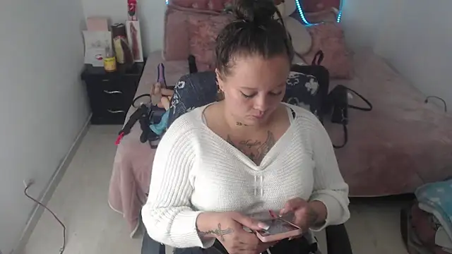 patty squirt  online show from April 7, 2026, 1:02 pm