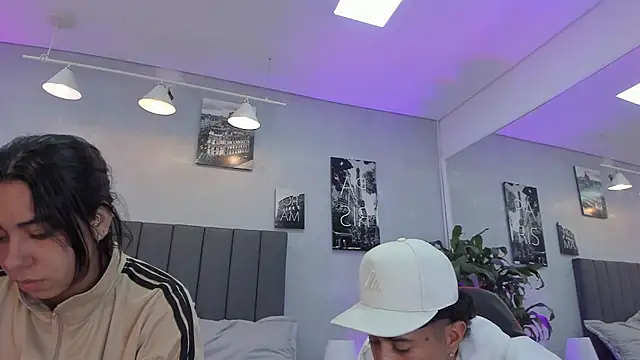 violet and myers online show from October 30, 2025, 11:19 am