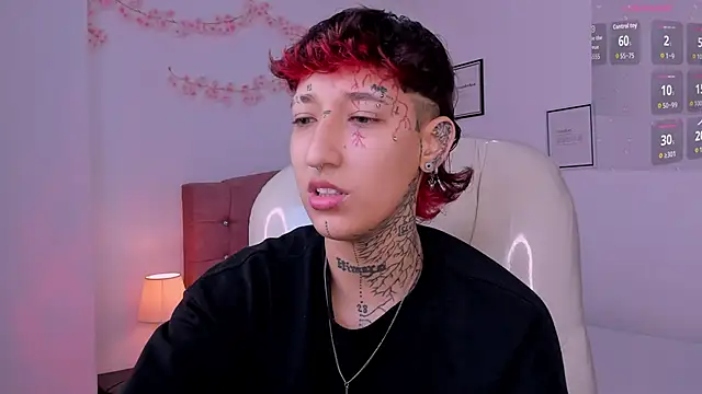 Luci Rose online show from April 5, 2026, 9:43 pm