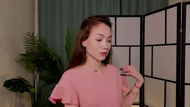 RenateRansone online show from September 19, 2025, 5:39 pm